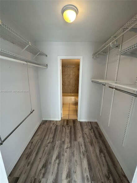 Building Photo - 200 SE 15th Rd