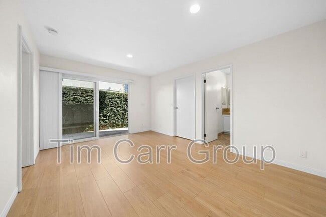 Building Photo - 221 Cabrillo St