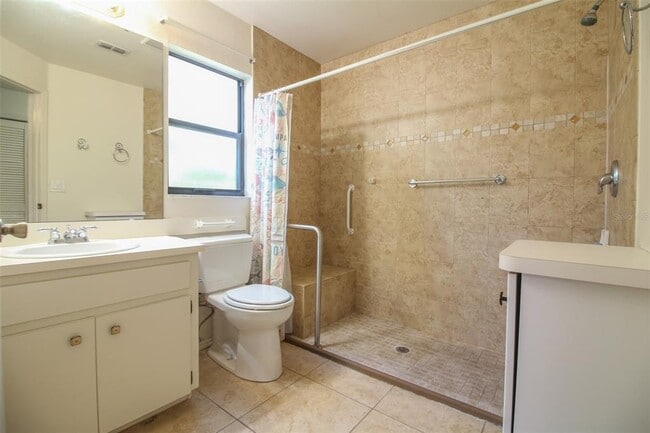 Building Photo - 1424 Bramblewood Dr