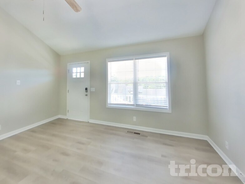 Building Photo - 122 Jesse Brown Dr