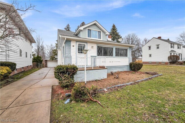 Building Photo - 11103 Lincoln Ave