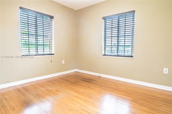 Building Photo - 5807 SW 41st St