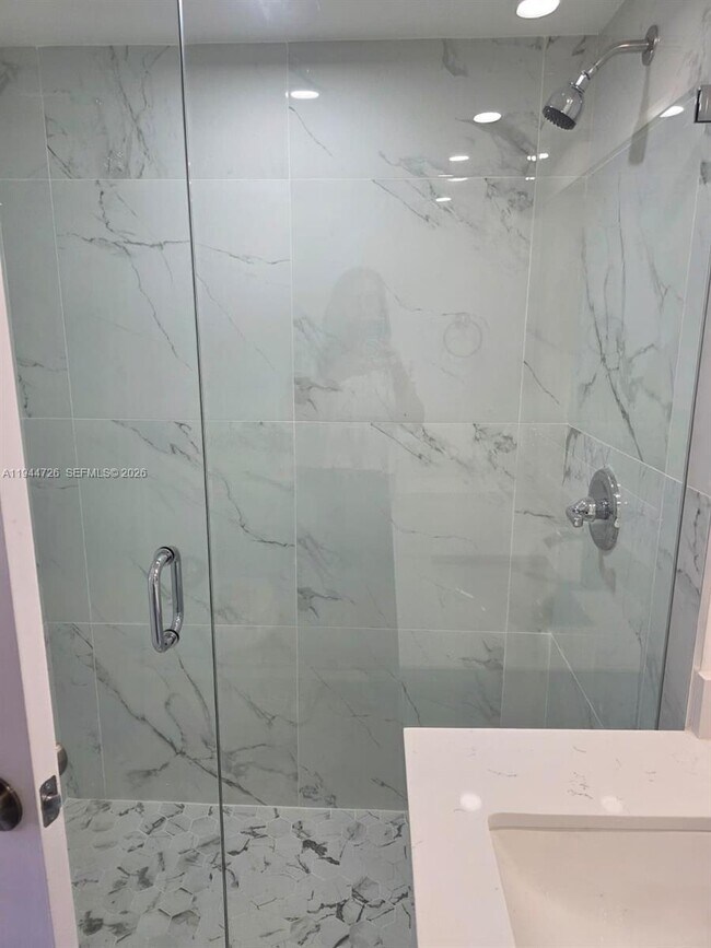 Building Photo - 18151 NE 31st Ct