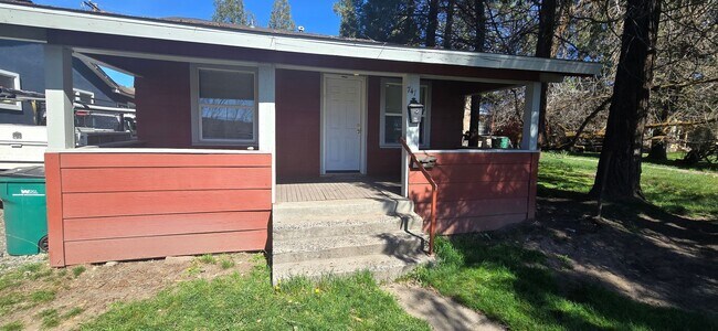 Building Photo - 741 N St