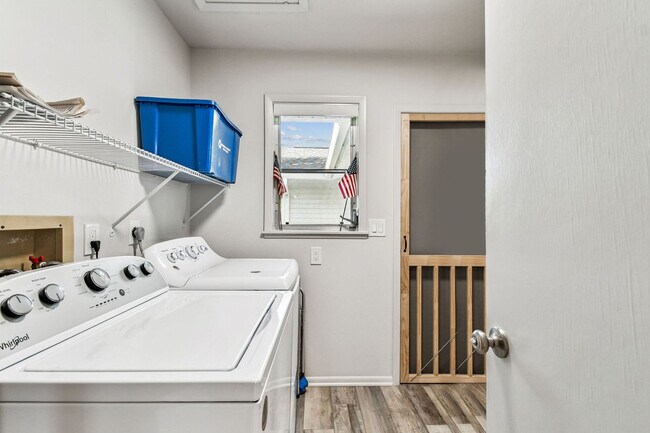 Building Photo - 7745 Manasota Key Rd
