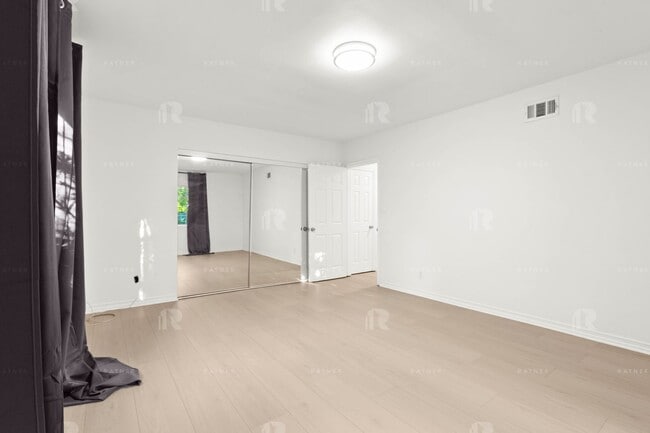 Building Photo - Newly Remodeled Huge Open Concept 4 Bed / ...