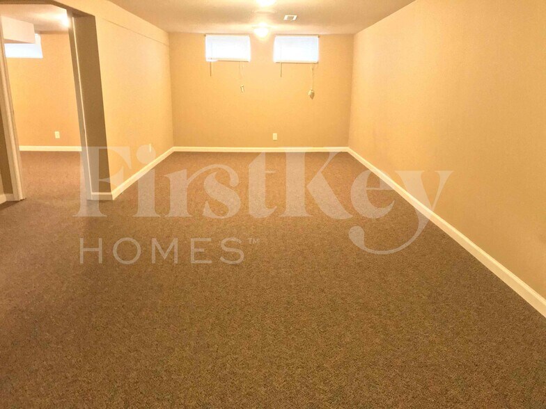 Building Photo - 6380 El Serrano Dr