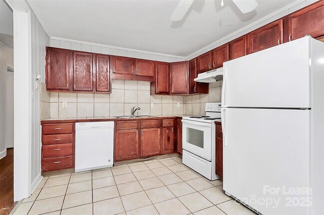 Building Photo - 4808 Brooktree Dr
