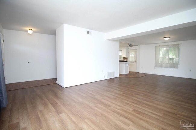Building Photo - 3875 Arbutus Dr