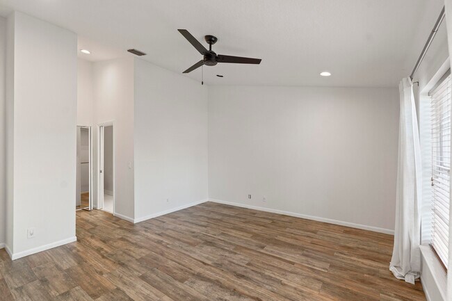 Building Photo - 23330 Torre Cir