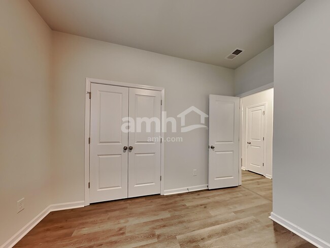 Building Photo - 306 Squire Pope Rd