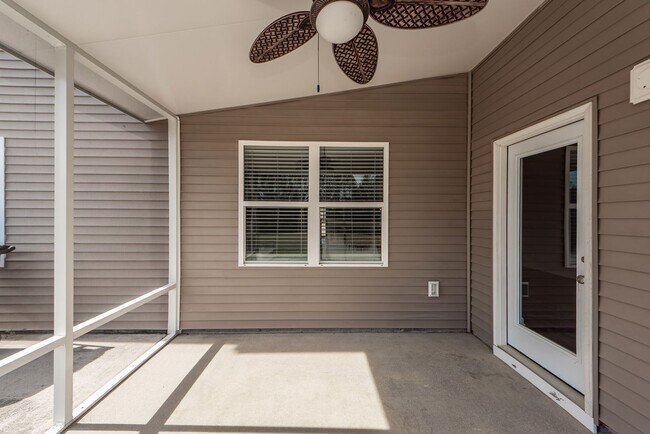 Building Photo - 5 Bedroom 3 Bath Home in Cane Bay Plantation - Summerville