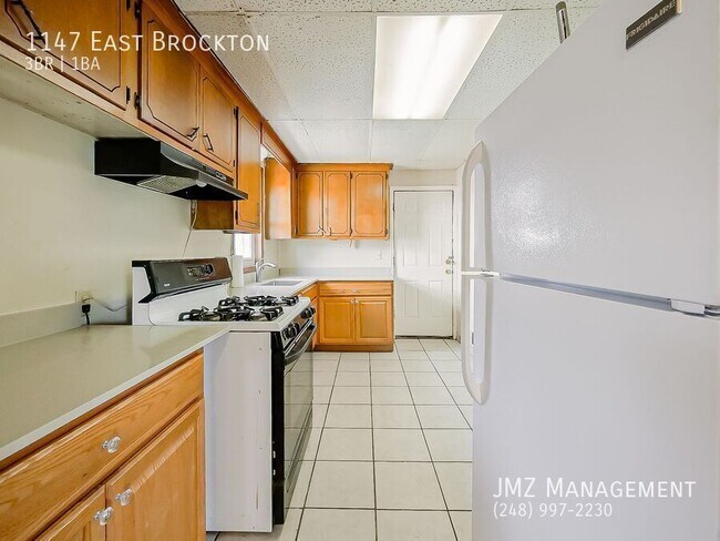 Building Photo - 1147 East Brockton-