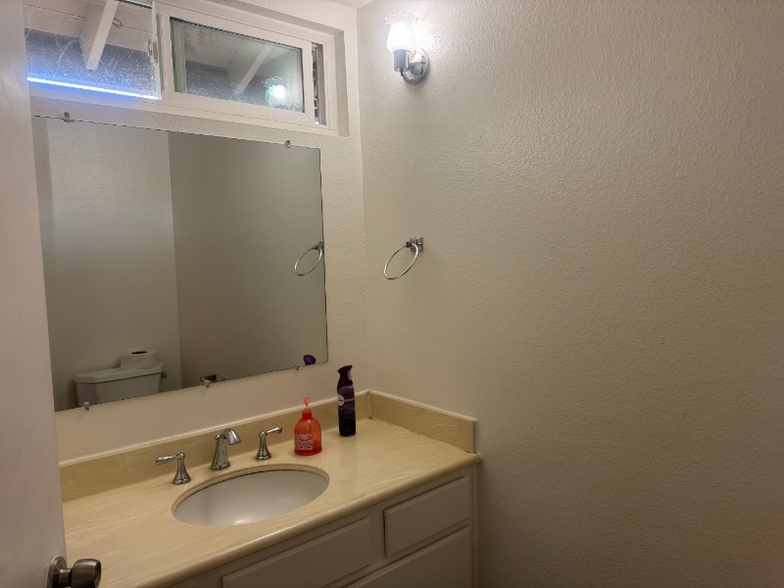 Building Photo - 21496 Firwood