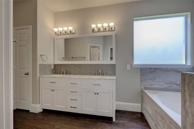 Building Photo - 10567 Sunflower Dr
