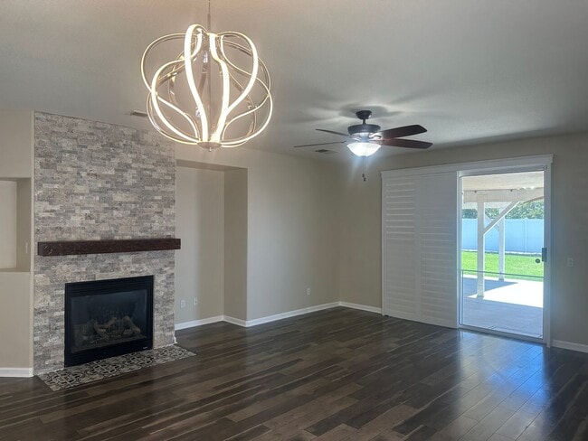 Building Photo - Single Story cul-de-sac 3Beds/2Bath Home i...