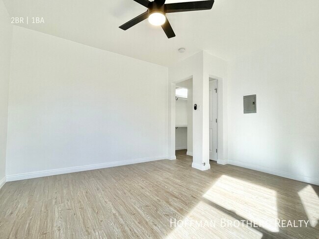 Building Photo - 420 N Sierra Bonita Ave