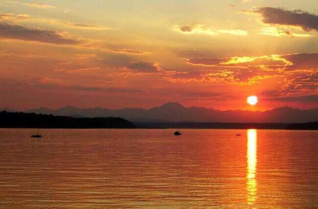 Building Photo - 4905-B Southwest Othello Street-SI ID1271726P