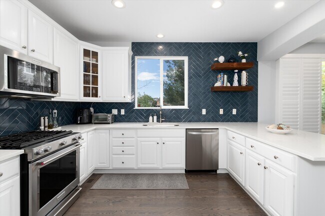Building Photo - 10786 Southhaven Cir
