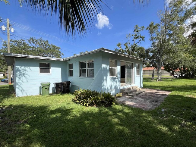 Building Photo - 58 Riberia St