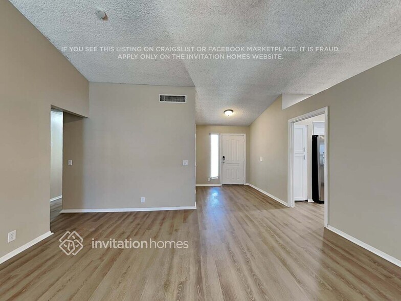 Building Photo - 8120 W Tuckey Ln