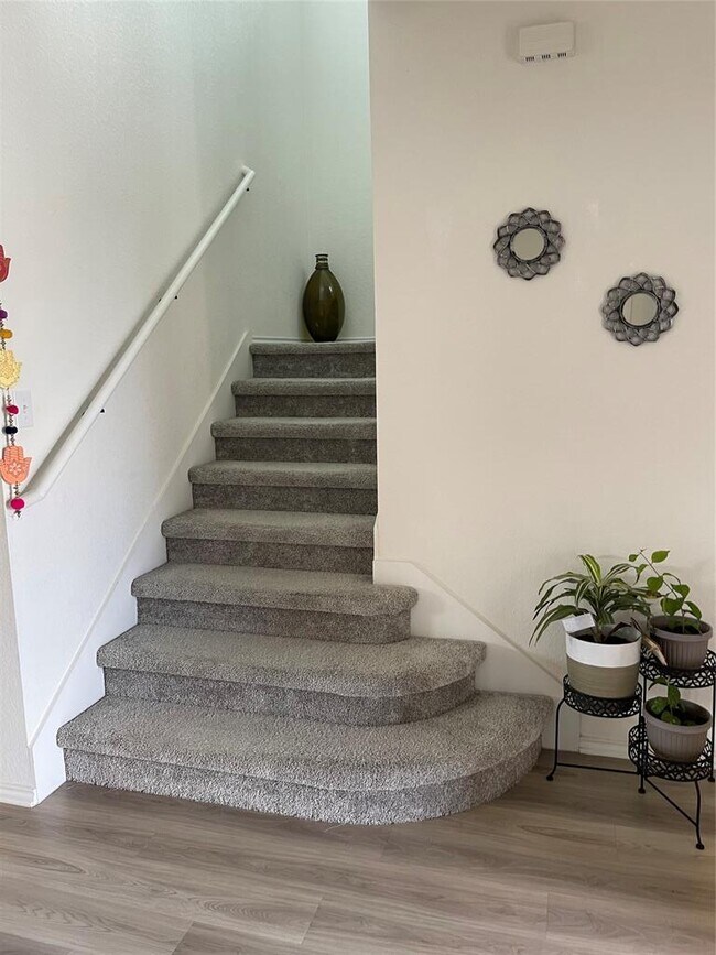 Building Photo - 1537 Sonny Dr