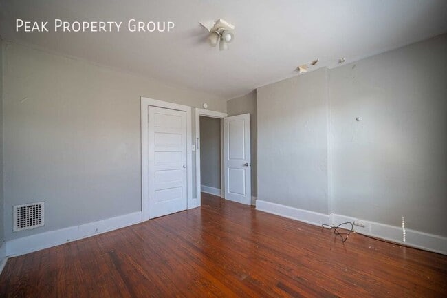 Building Photo - 1451 N 6th St