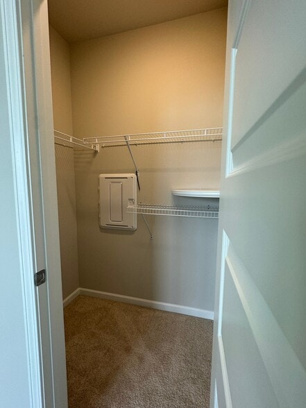Building Photo - 1025 Lathrop Ln