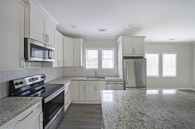 Building Photo - 983 Harwell St NW