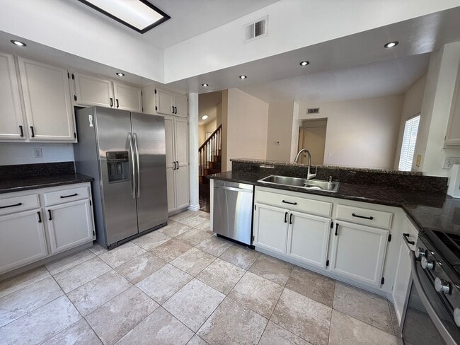 Building Photo - 3073 Lamplighter St