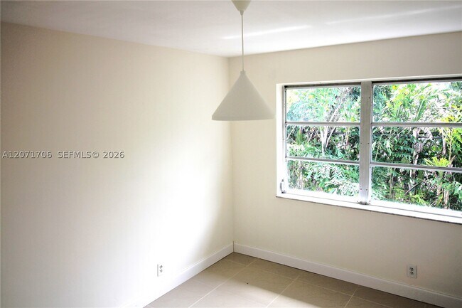 Building Photo - 2166 NE 56th St