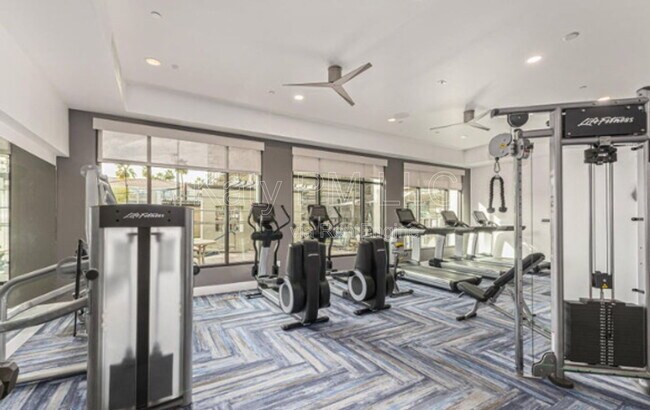 Building Photo - 7300 E Earll Dr