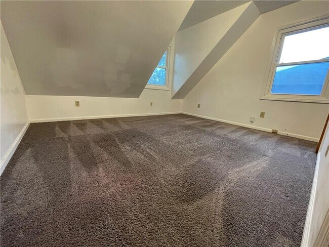 Building Photo - 805 Arbor Hill Dr