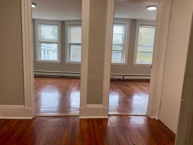 Building Photo - 124 Green St