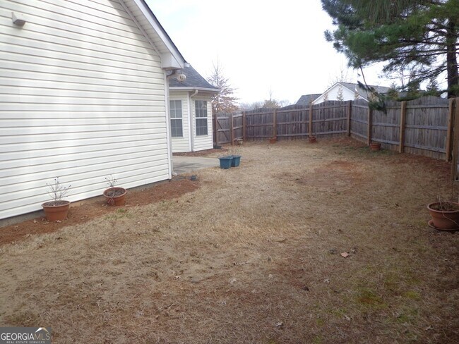 Building Photo - 2 Mill Ridge Pl