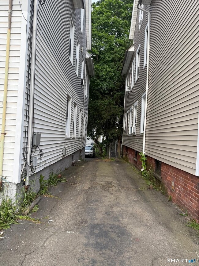 Building Photo - 43 Farren Ave