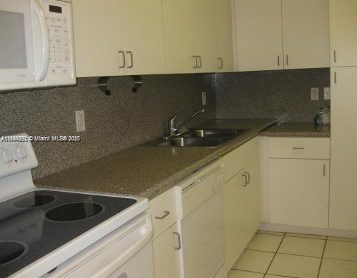 Building Photo - 8888 Collins Ave