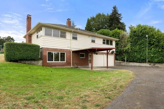 Building Photo - OREGON MID CENTURY DREAM