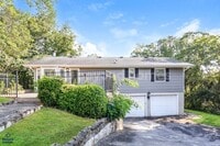 Building Photo - Beautiful 3-Bed + Bonus Room Home - Minutes from Downtown Chattanooga!