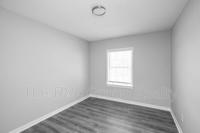 Building Photo - 3807 Woodlawn St