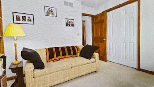 Building Photo - 3 Bedroom / 3.5 Bath House in Peoria