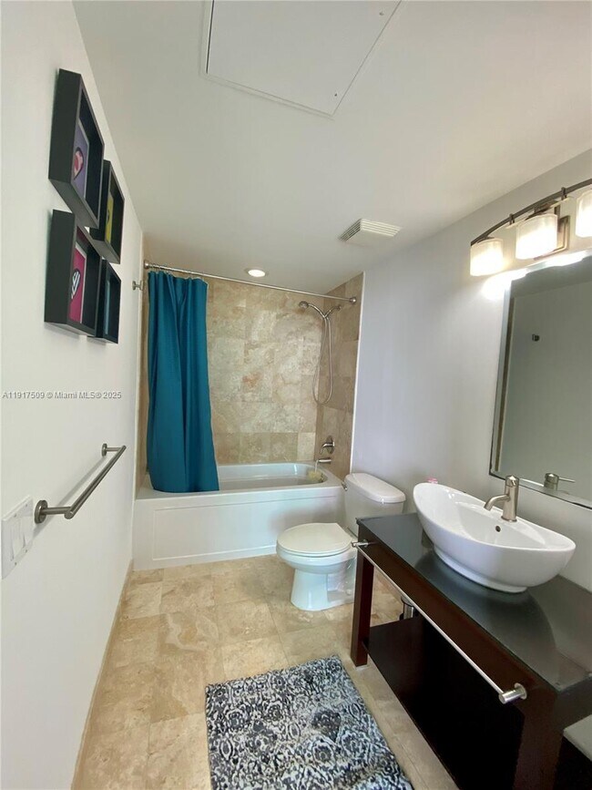 Building Photo - 350 S Miami Ave