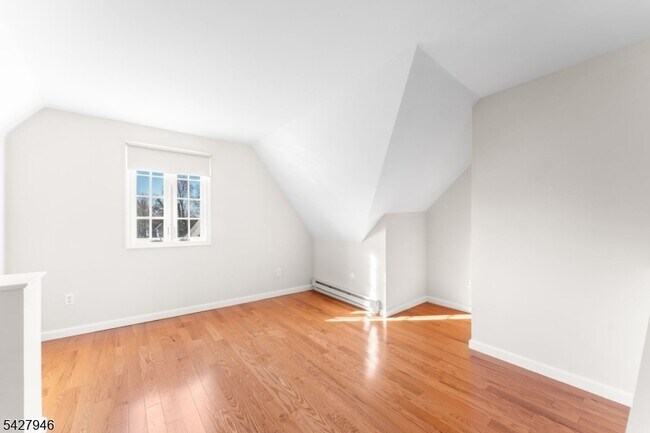 Building Photo - 57 Pomander Walk