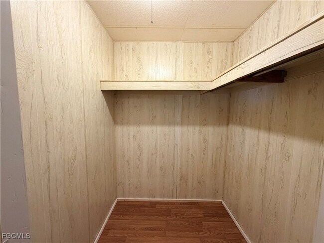 Building Photo - 106 Gaslight Ave