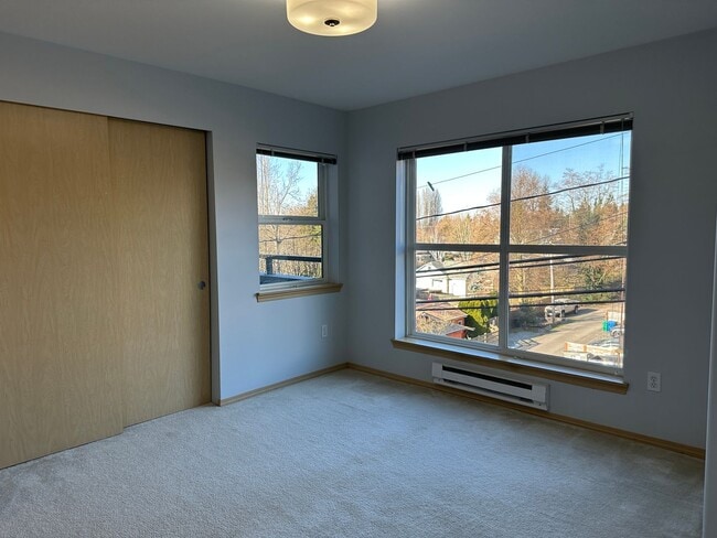 Building Photo - 2 Weeks Free Rent at Wonderful Greenwood 2 Bed/2Bath