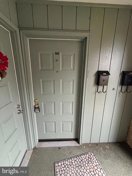 Building Photo - 612 N Shady Retreat Rd