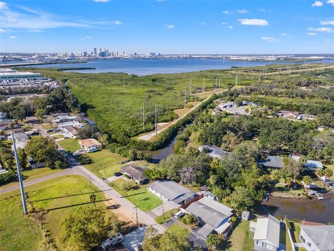 Building Photo - 4504 S 26th Ave