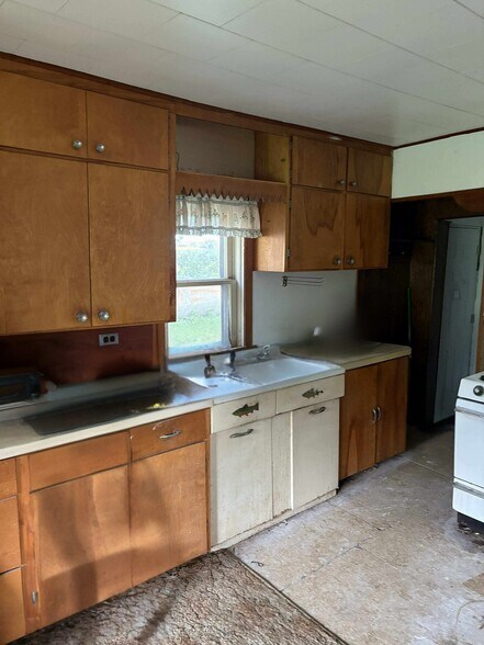 Flooring is being updated - 259 Elizabeth St