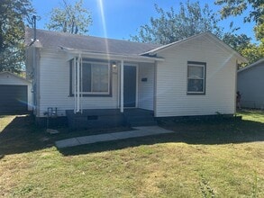 Building Photo - 816 W 42nd St