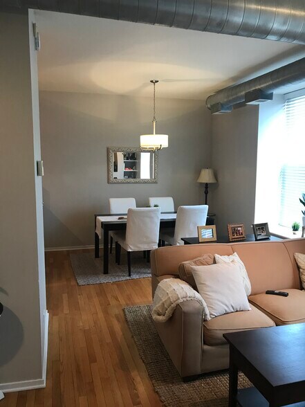 Dining Area - 811 S Lytle St